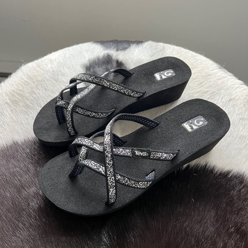 Teva Women’s sz9 Mush Platform Flip Flops